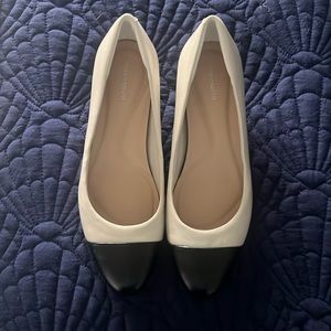 Easy Spirit White Flats with Black Cap-Toe